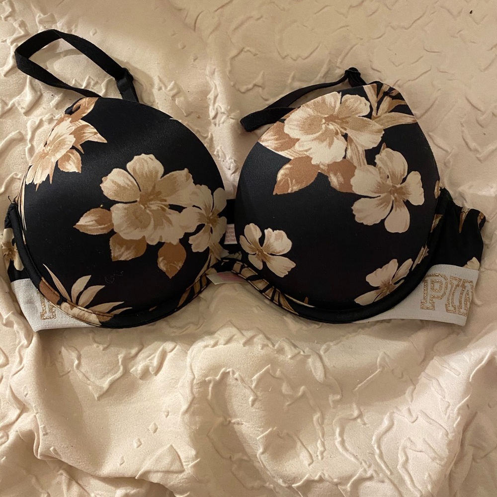 Super push floral bra 🖤💛